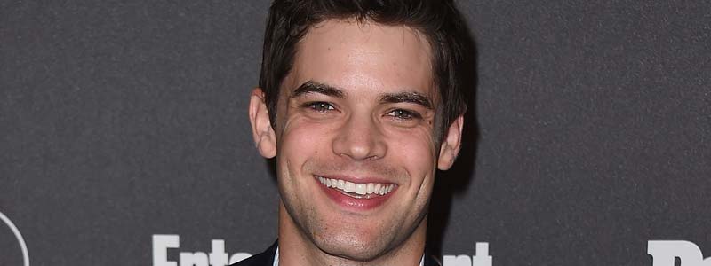 Jeremy Jordan: Winn Schott